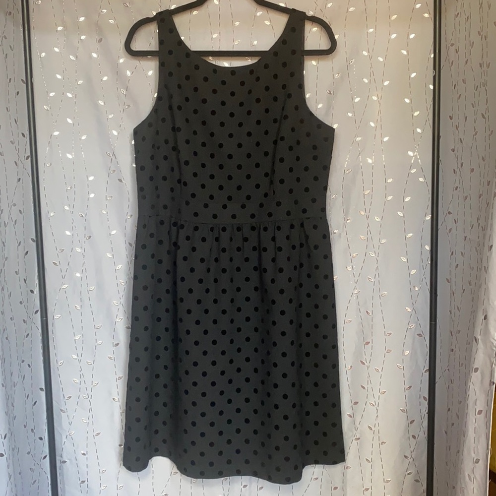 Ann Taylor Loft size 14 sleeveless black sheath dress with polka dots